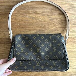 AUTHENTIC Louis Vuitton Shoulder Bag